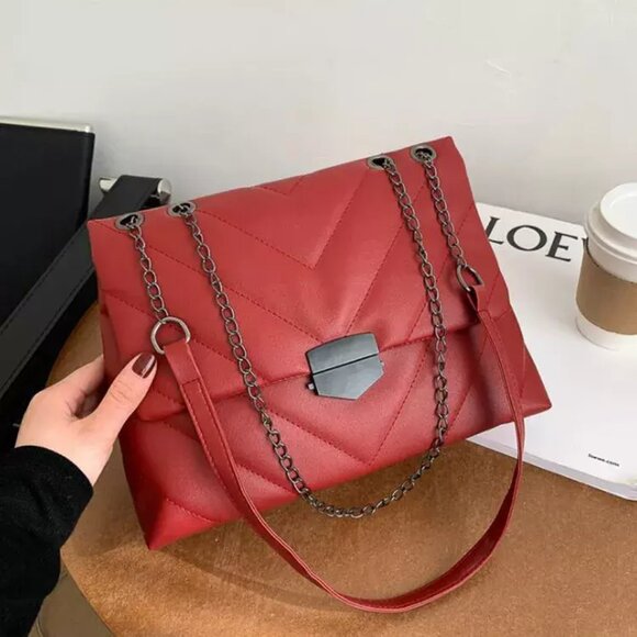 Cityscape Red Chic Handbag